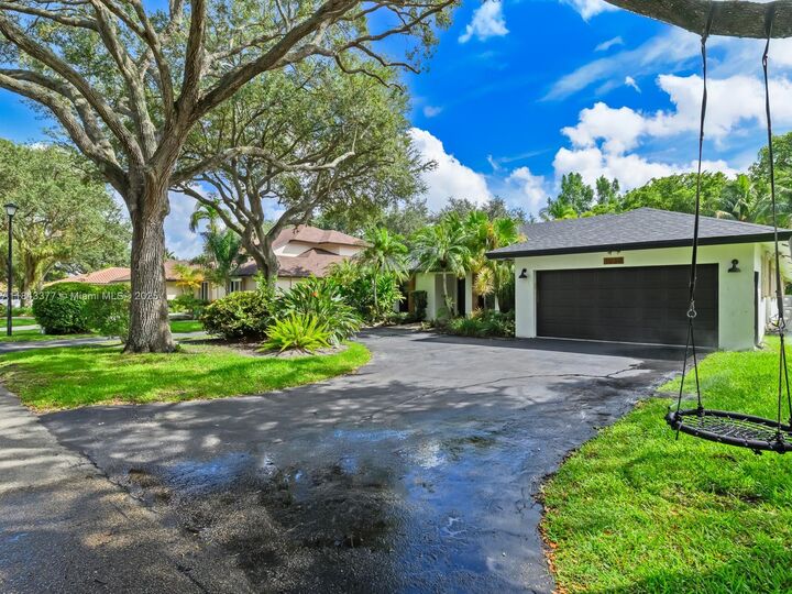 Property Photo: 1030 SW 91st Ave FL 33324