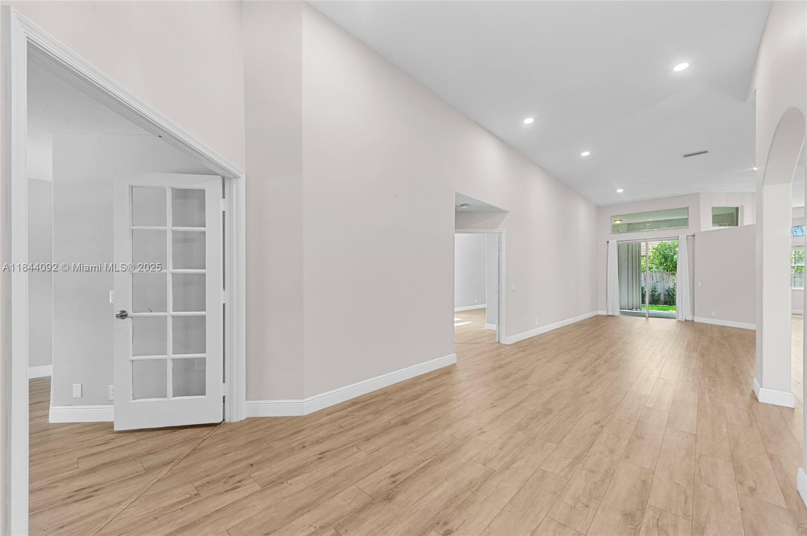 Property Photo: 2587 Jardin Ct 0 FL 33327