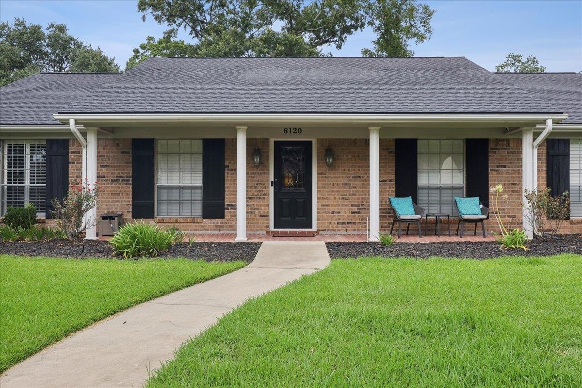 Property Photo:  6120 Pinkstaff Lane  TX 77706 