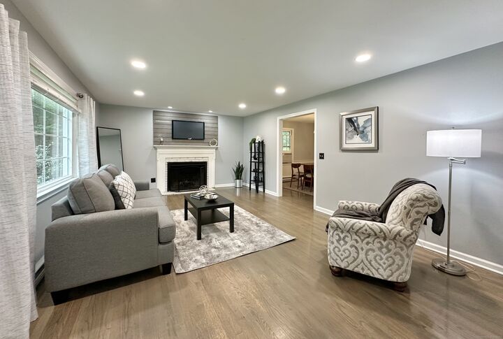 Property Photo:  9 Monroe Lane  CT 06443 