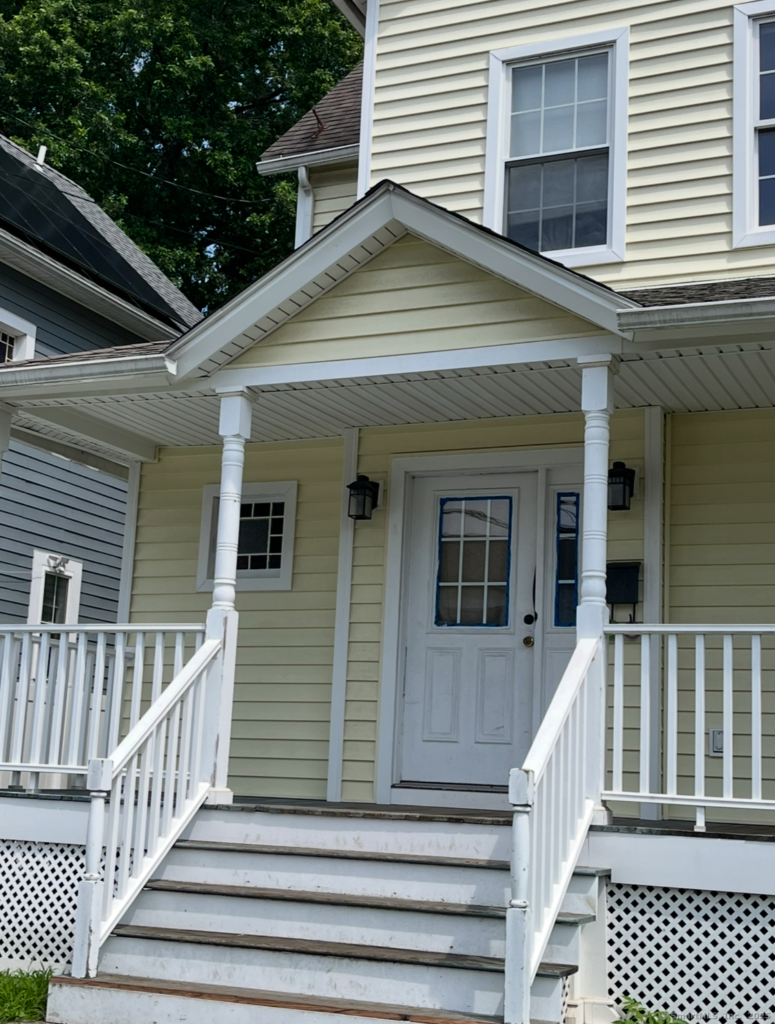 Property Photo:  104 Maple Avenue  CT 06902 