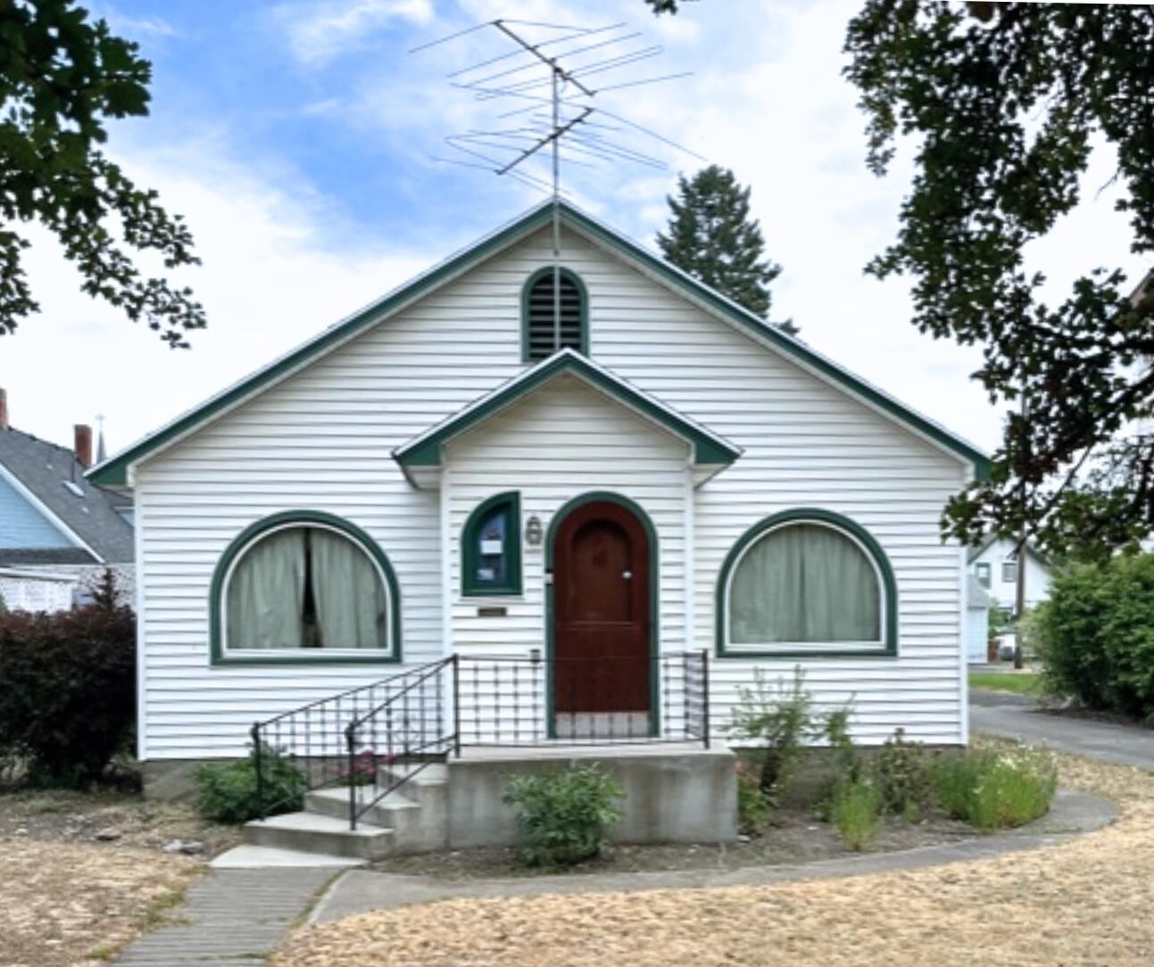 Property Photo:  318 E Sinto Ave  WA 99202 