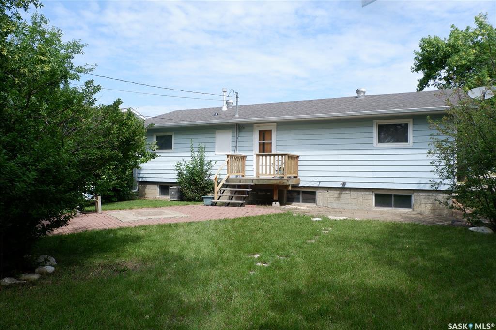 Property Photo:  260 6th Avenue E  SK S0H 1X0 