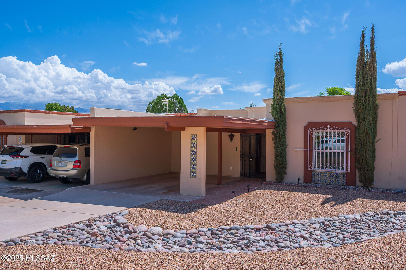 Property Photo: 2416 N Sahuara Avenue AZ 85712