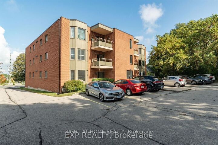Photo de la propriété:  401 Erb Street W 101  ON N2L 1W7 