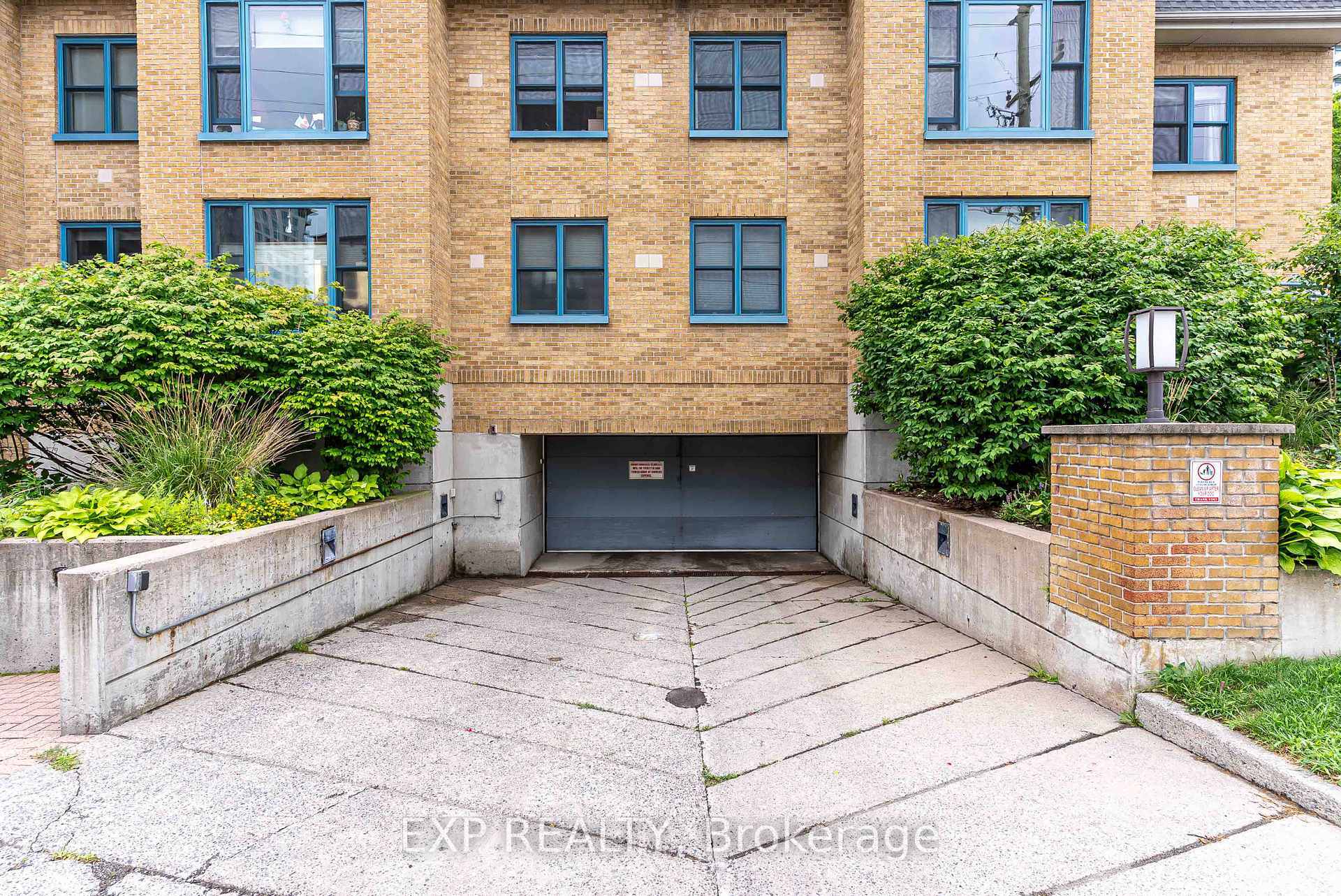 Property Photo: 202 Hinchey Avenue 211 ON K1Y 1L7