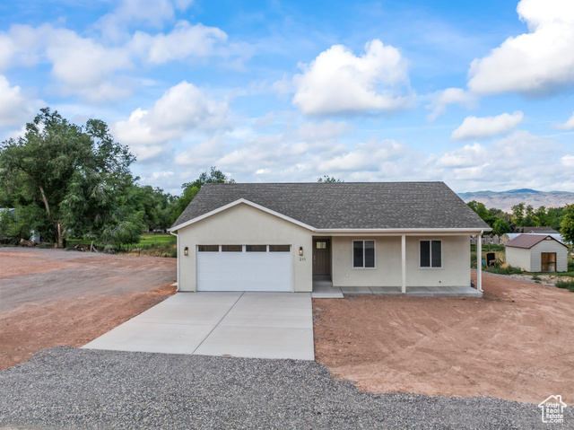 Property Photo: 211 N 420 E UT 84754