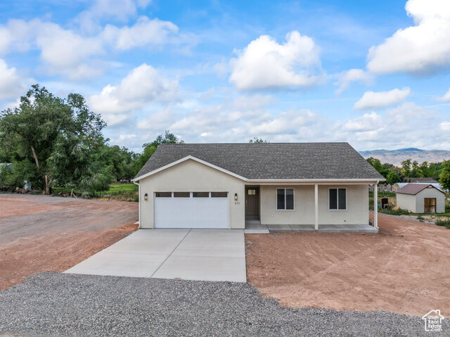 Property Photo: 211 N 420 E UT 84754