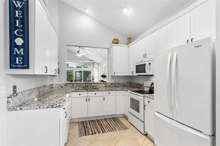 Property Photo:  93042 Harbor Court  FL 32034 