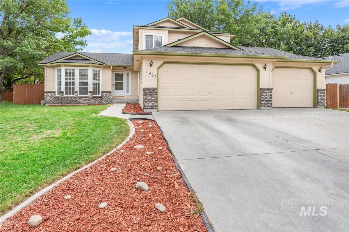 Property Photo:  1961 S Peppercorn  ID 83709 