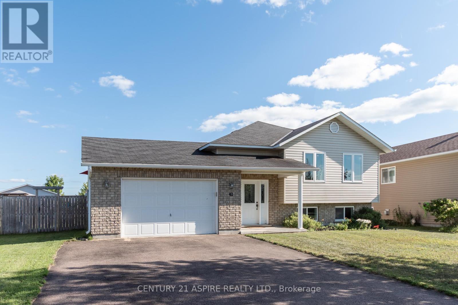 Property Photo:  42 Highland Park Drive  ON K8H 0A3 