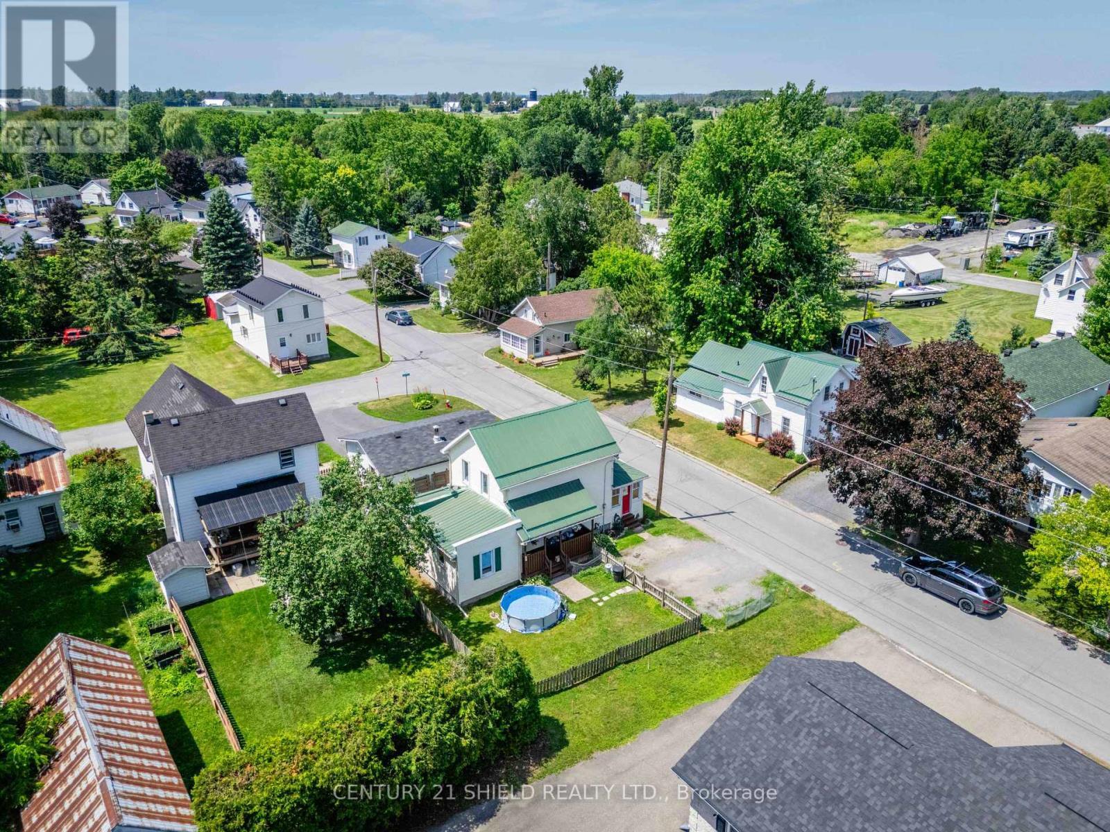 Property Photo: 46 Joseph Street ON K0C 1H0