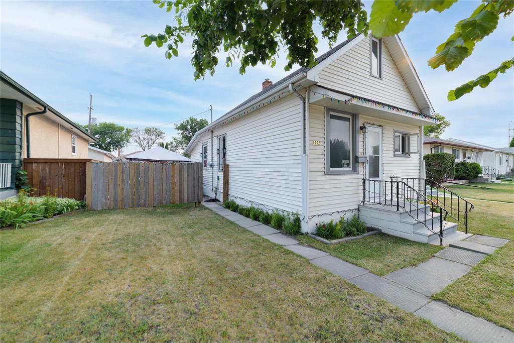 Photo de la propriété: 1192 Mountain Avenue MB R2X 1E2