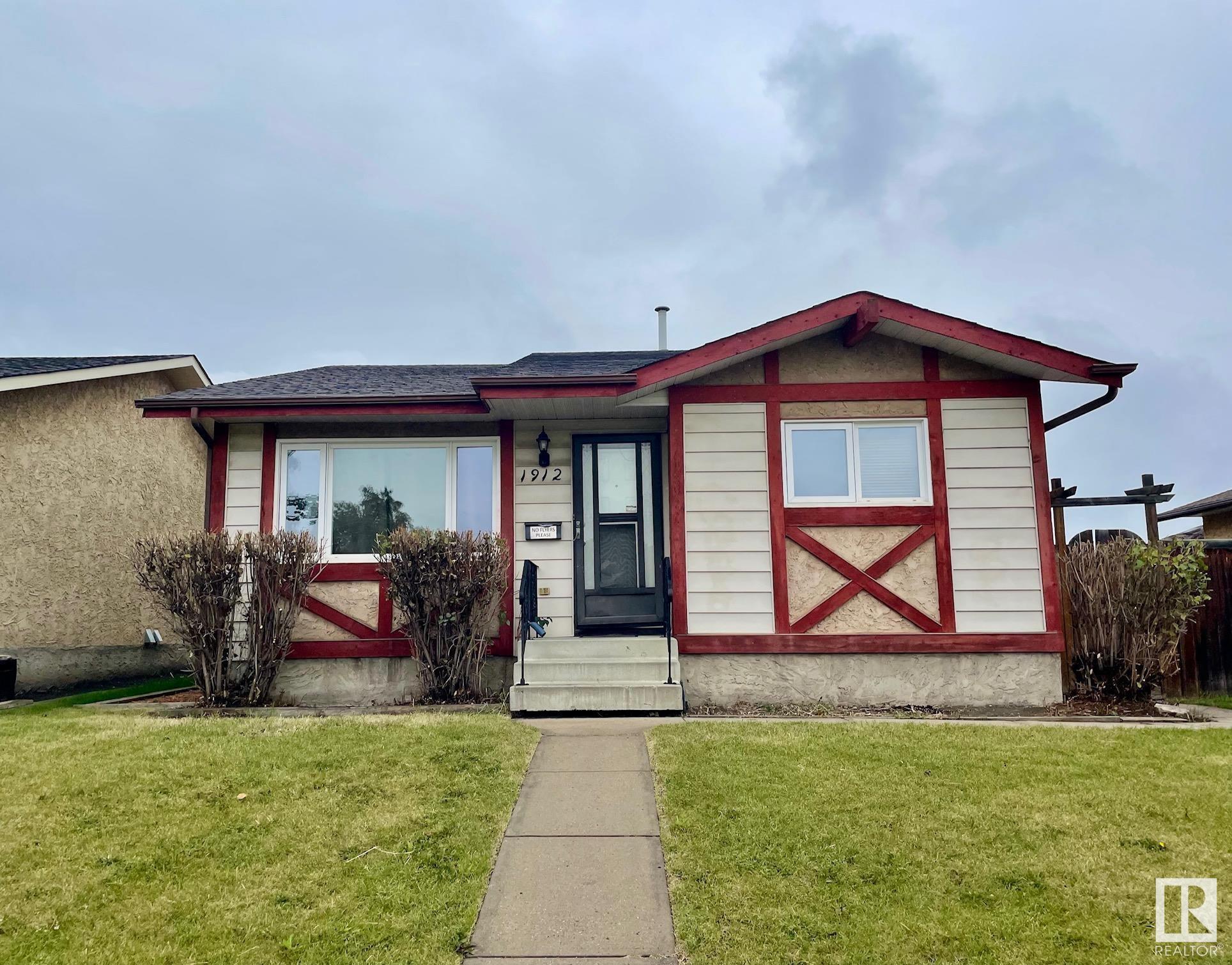 Photo de la propriété: 1912 151 Avenue NW AB T5Y 2A6