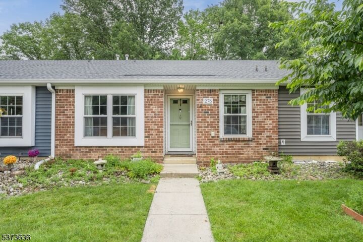 276 Constitution Cir  North Brunswick Twp. NJ 08902 photo