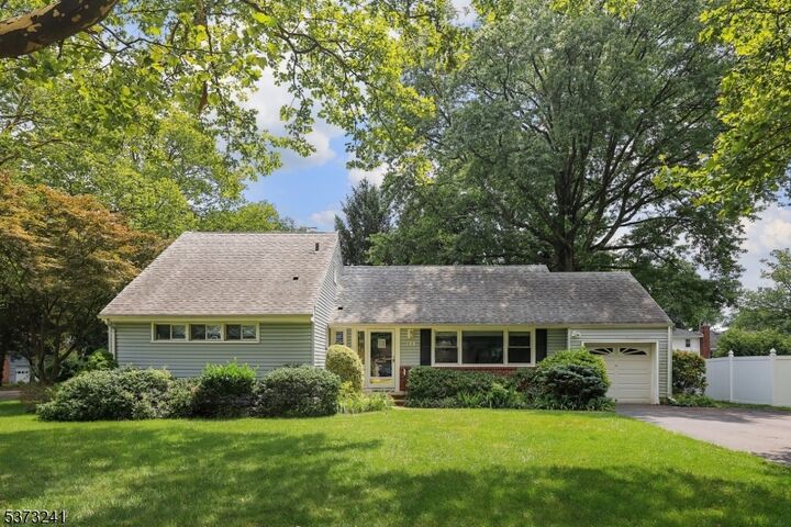 240 Roger Ave  Westfield Town NJ 07090 photo