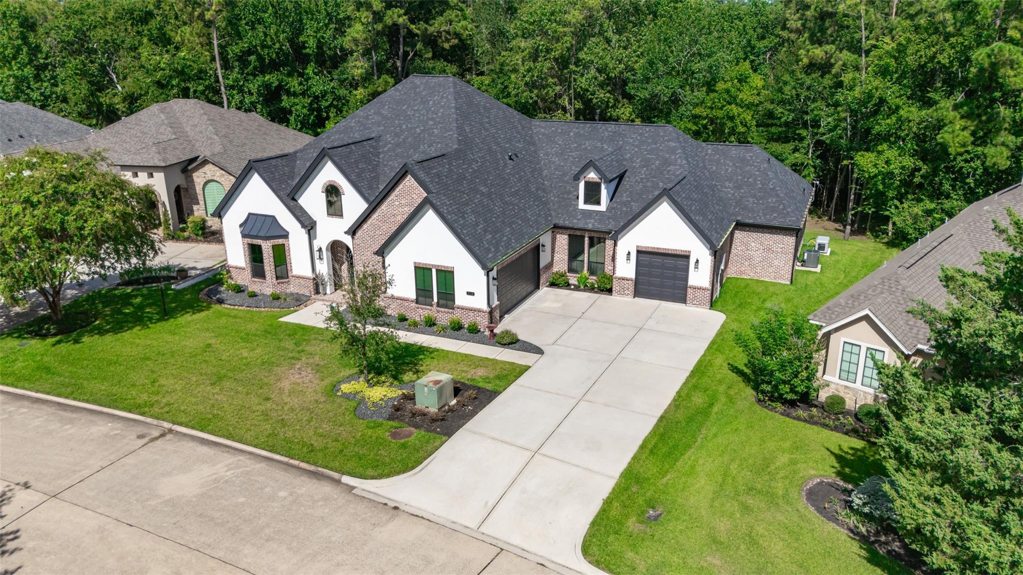 Property Photo: 378 Camden Hills W TX 77356