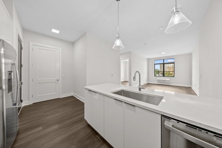 Property Photo:  121 34th St 302  NJ 07087-5902 