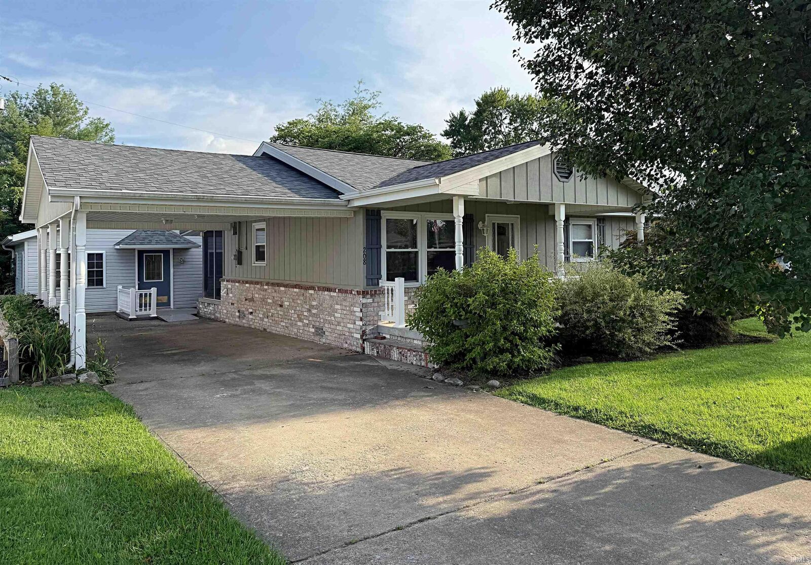 Property Photo: 208 Sycamore Street IN 47553