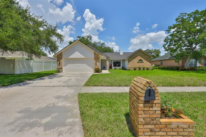 7411 Mint Julep Drive  Riverview FL 33578 photo