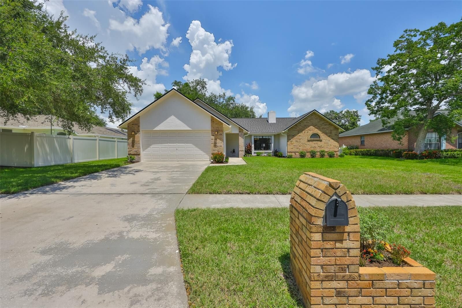 Property Photo:  7411 Mint Julep Drive  FL 33578 