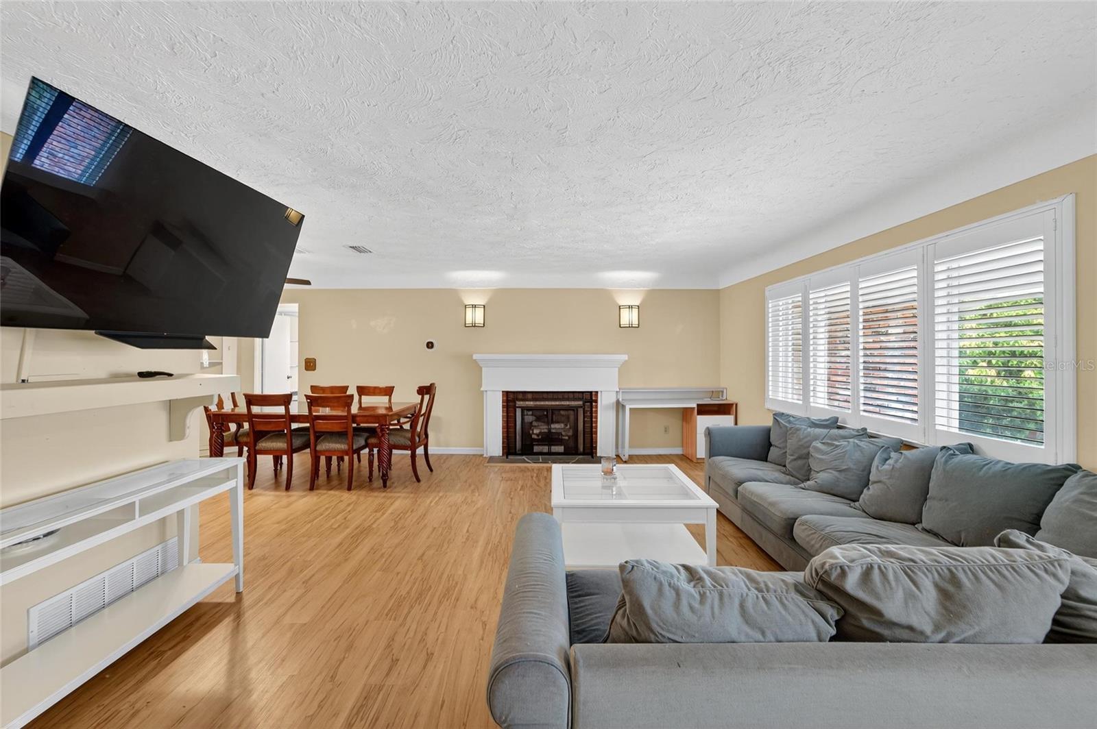 Property Photo:  1860 Northview Road  FL 33770 