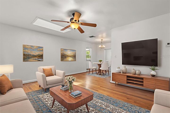 Property Photo:  811 Briercliff Drive  FL 32806