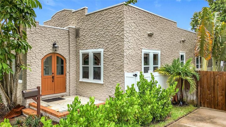 Property Photo: 4595 9th Avenue N FL 33713