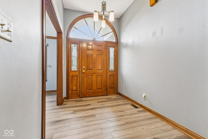 Property Photo: 2164 Ridgemere Way IN 46143