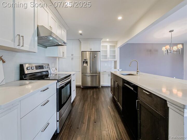 Property Photo: 1850 Flagstone Circle MI 48307 6095