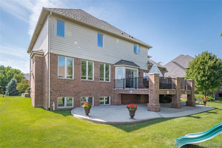 Property Photo: 55712 Glenbrooke Drive MI 48316 6316