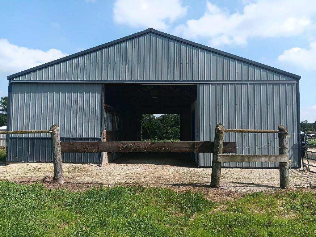 Property Photo: 5912 E Creek Rd WI 53546