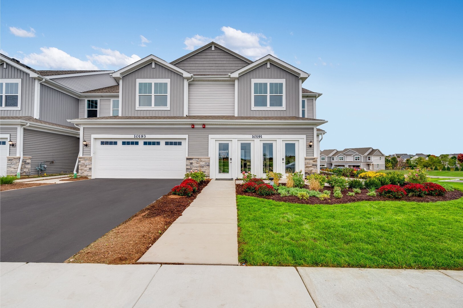 Property Photo:  444 Hathaway Lane  IL 60543 