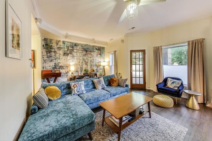 Property Photo: 4417 N Racine Avenue 1N IL 60640