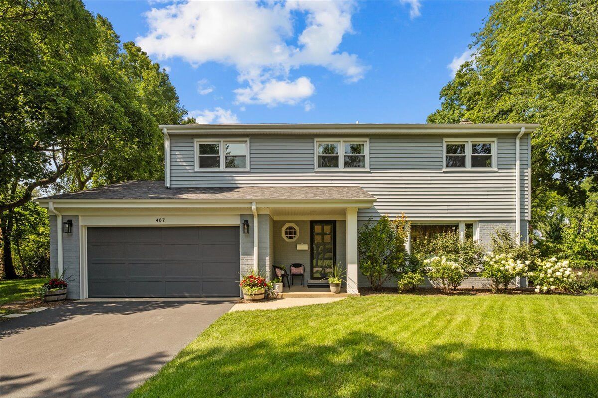 Property Photo: 407 Alpine Lane IL 60091