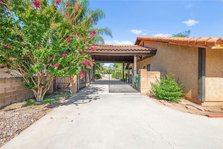 Property Photo:  11395 Knoll Vista Street  CA 92555 