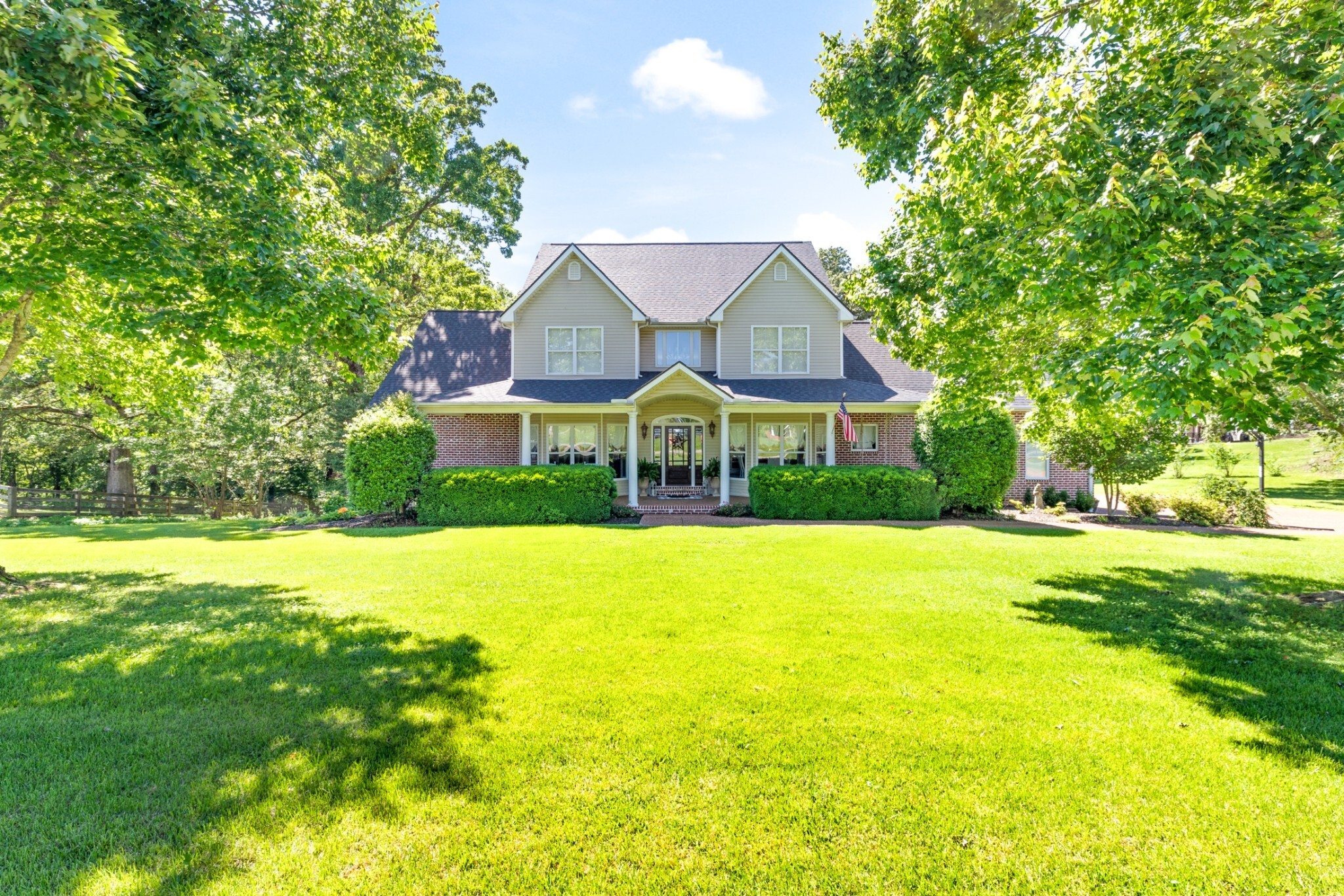 1000 Bradby Dr  Burns TN 37029 photo