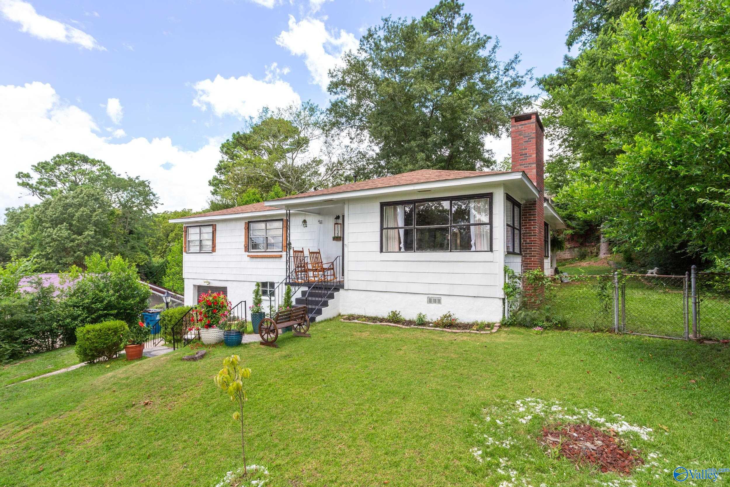Property Photo: 1130 Altamont Road AL 36207