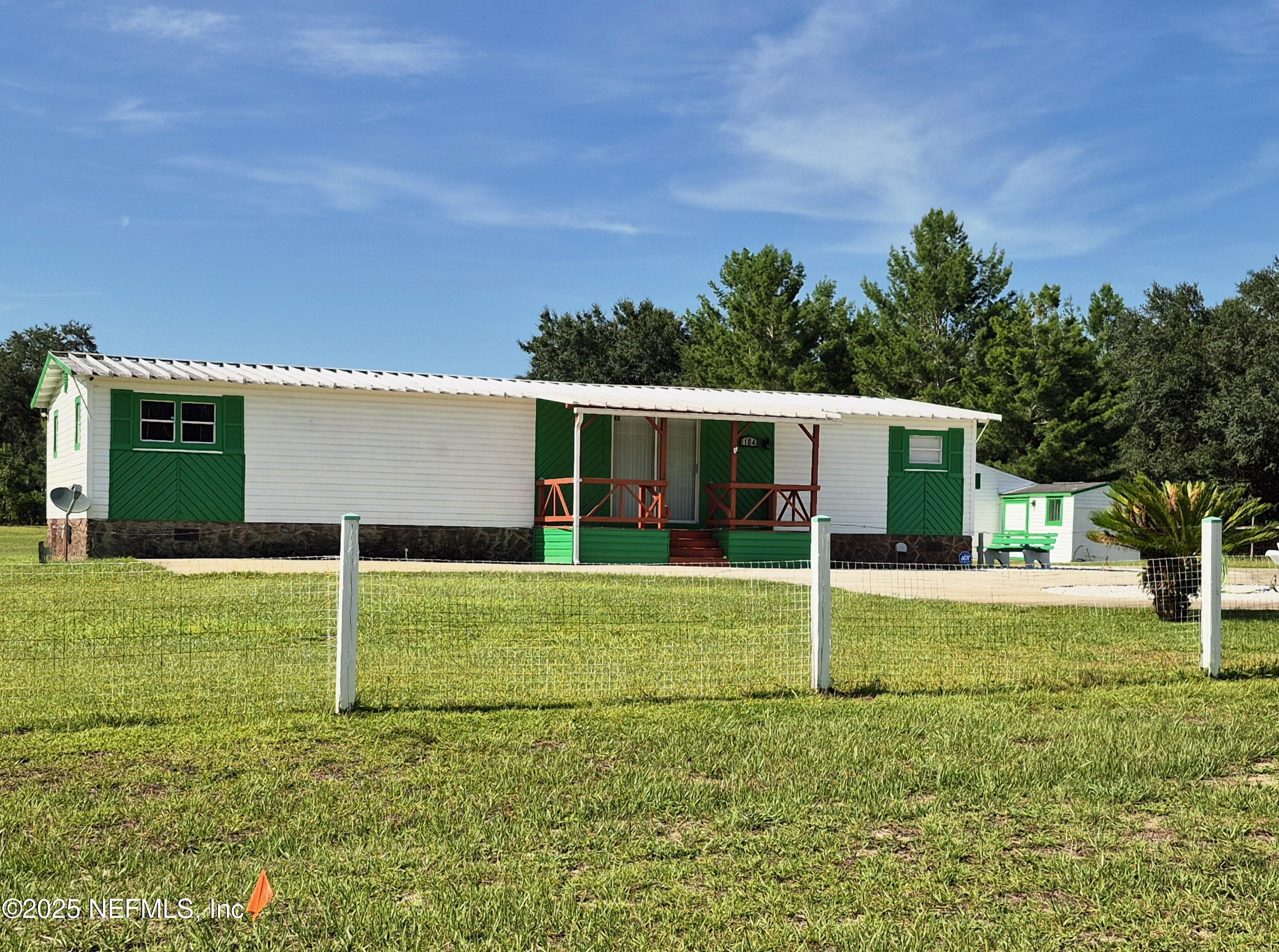 Property Photo: 104 Ketner Road FL 32112