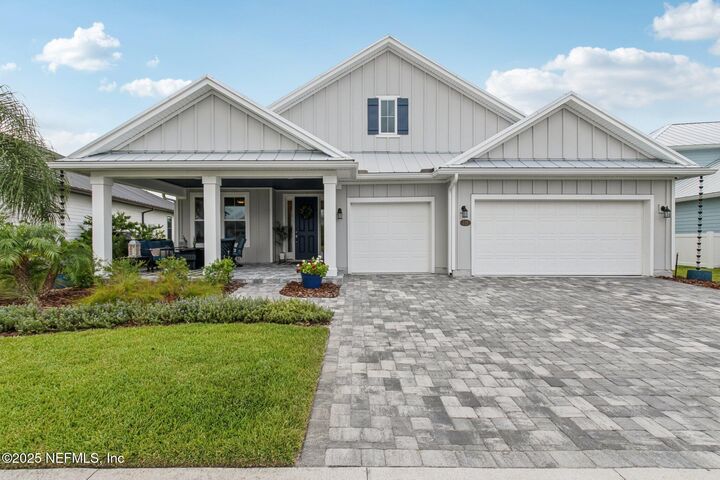 Property Photo: 221 Marquesa Circle FL 32259