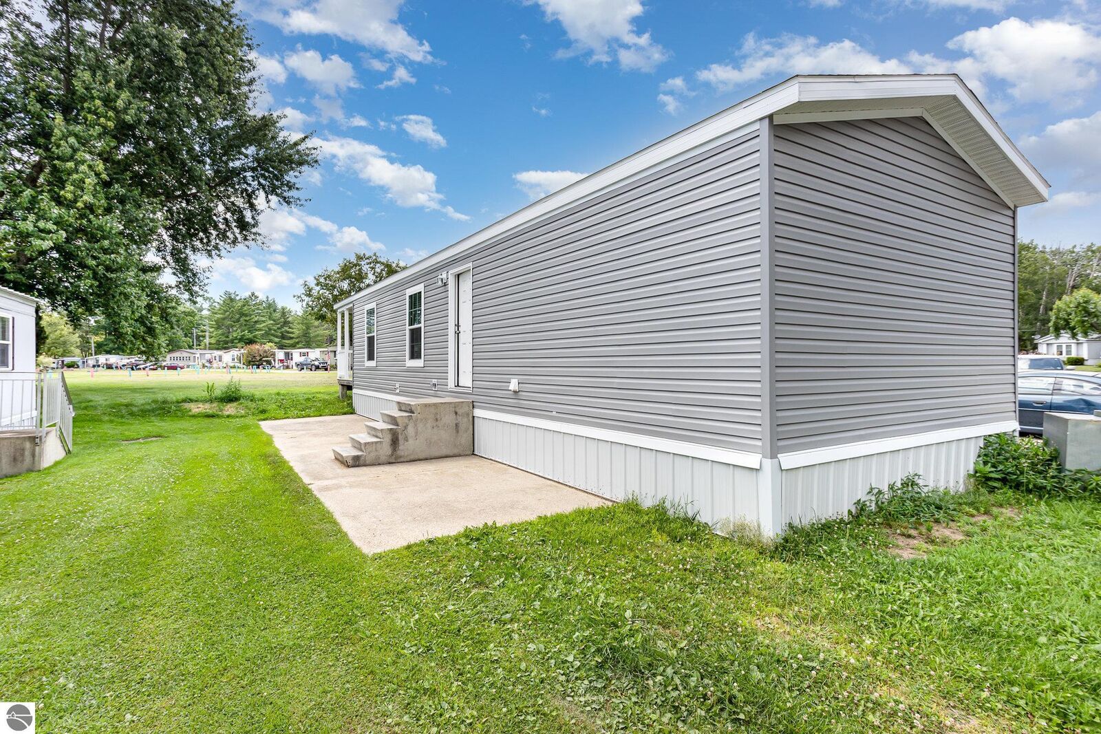 Property Photo:  842 Hickory Street  MI 48612 