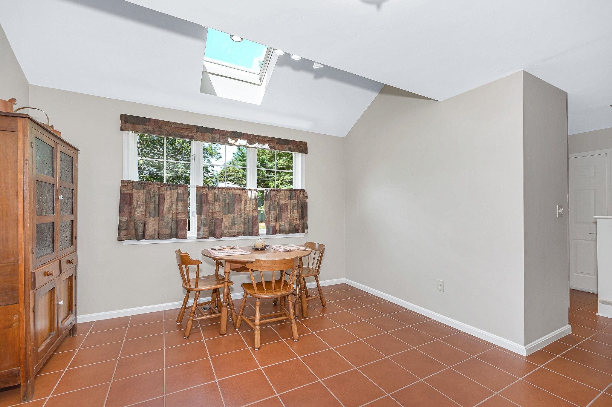 Property Photo:  5 Lilac Court  NH 03062 