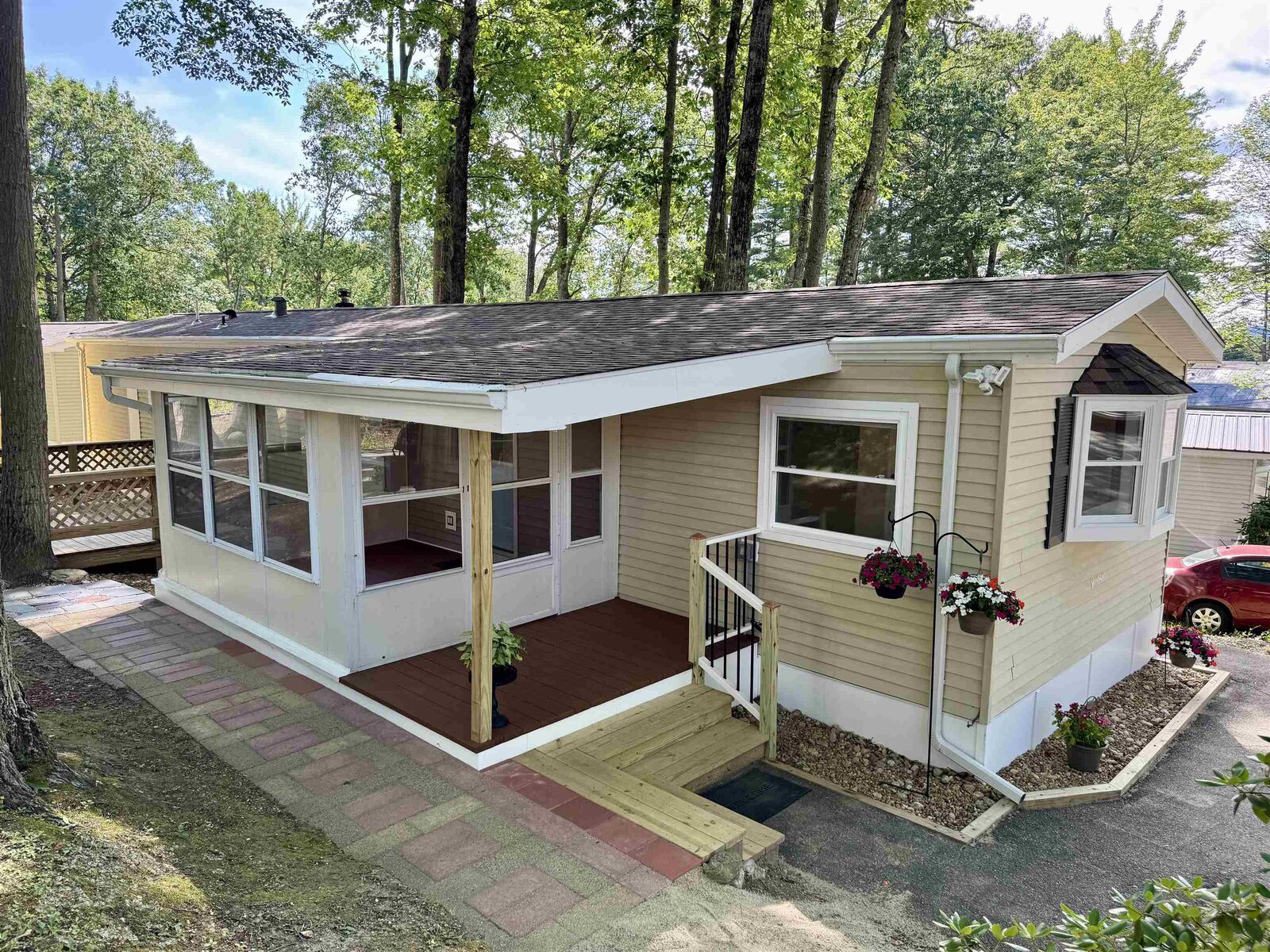 Property Photo: 9 Sargent Place NH 03249