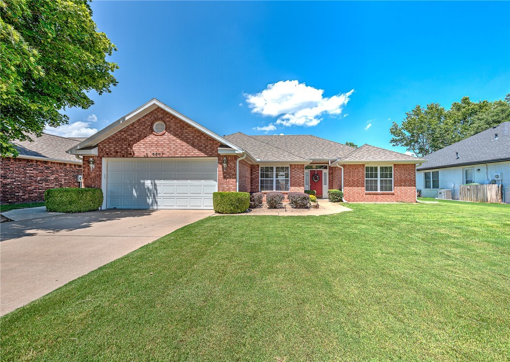 Property Photo:  3507 W Margaret Place  AR 72756 