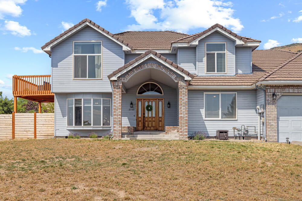Property Photo: 5749 Basin View Drive OR 97603