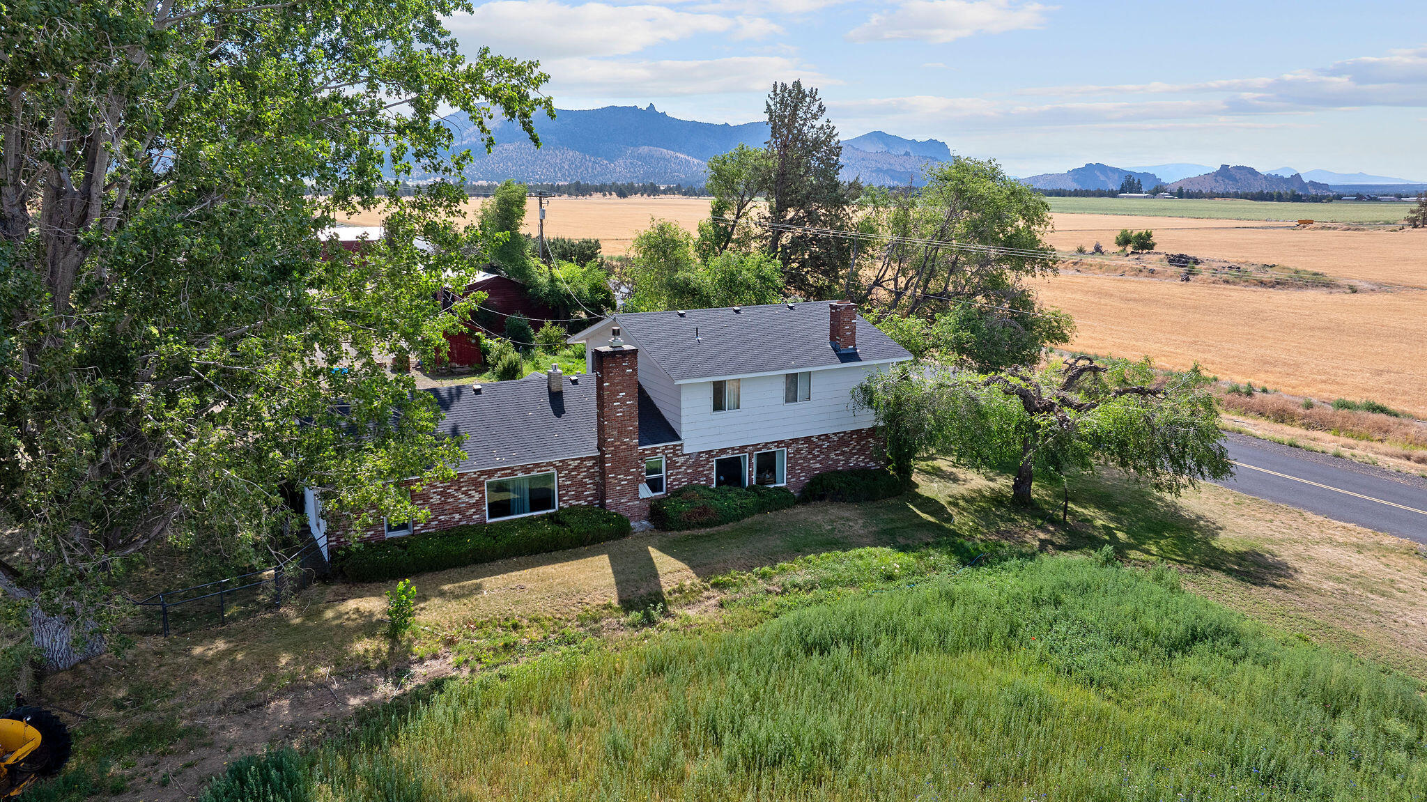 Property Photo: 3422 SW Park Lane Lane OR 97734
