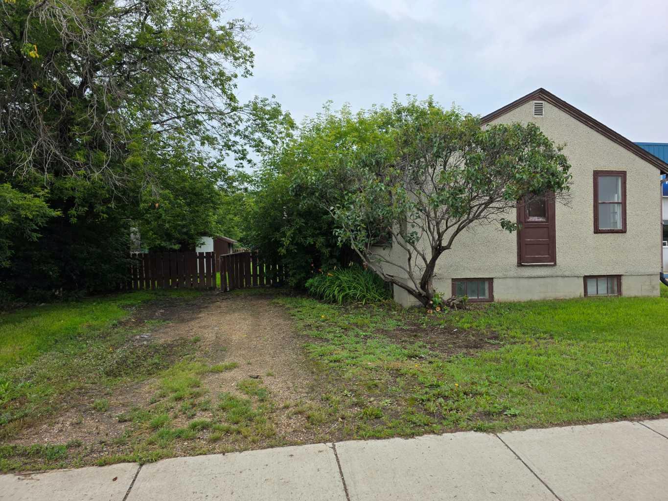 4910 Hwy 2A  Lacombe AB T4L 1J8 photo