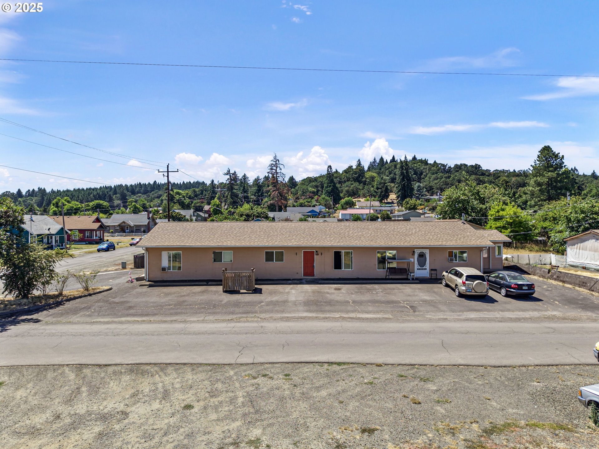 Property Photo:  170 S 7th St  OR 97456 