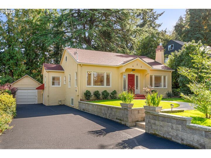 8922 SW Capitol Hwy  Portland OR 97219 photo