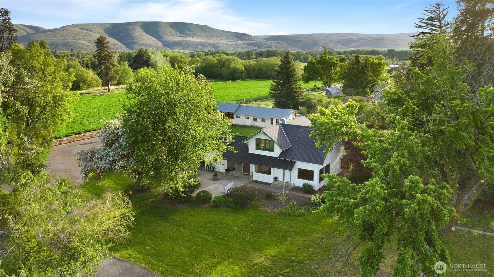 Property Photo: 440 Tjossem Road WA 98926